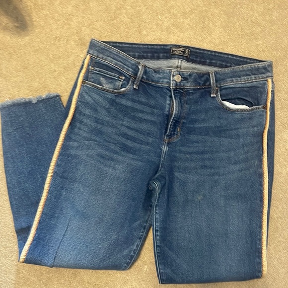 Abercrombie & Fitch Harper Low Rise Ankle Jeans - Picture 1 of 5
